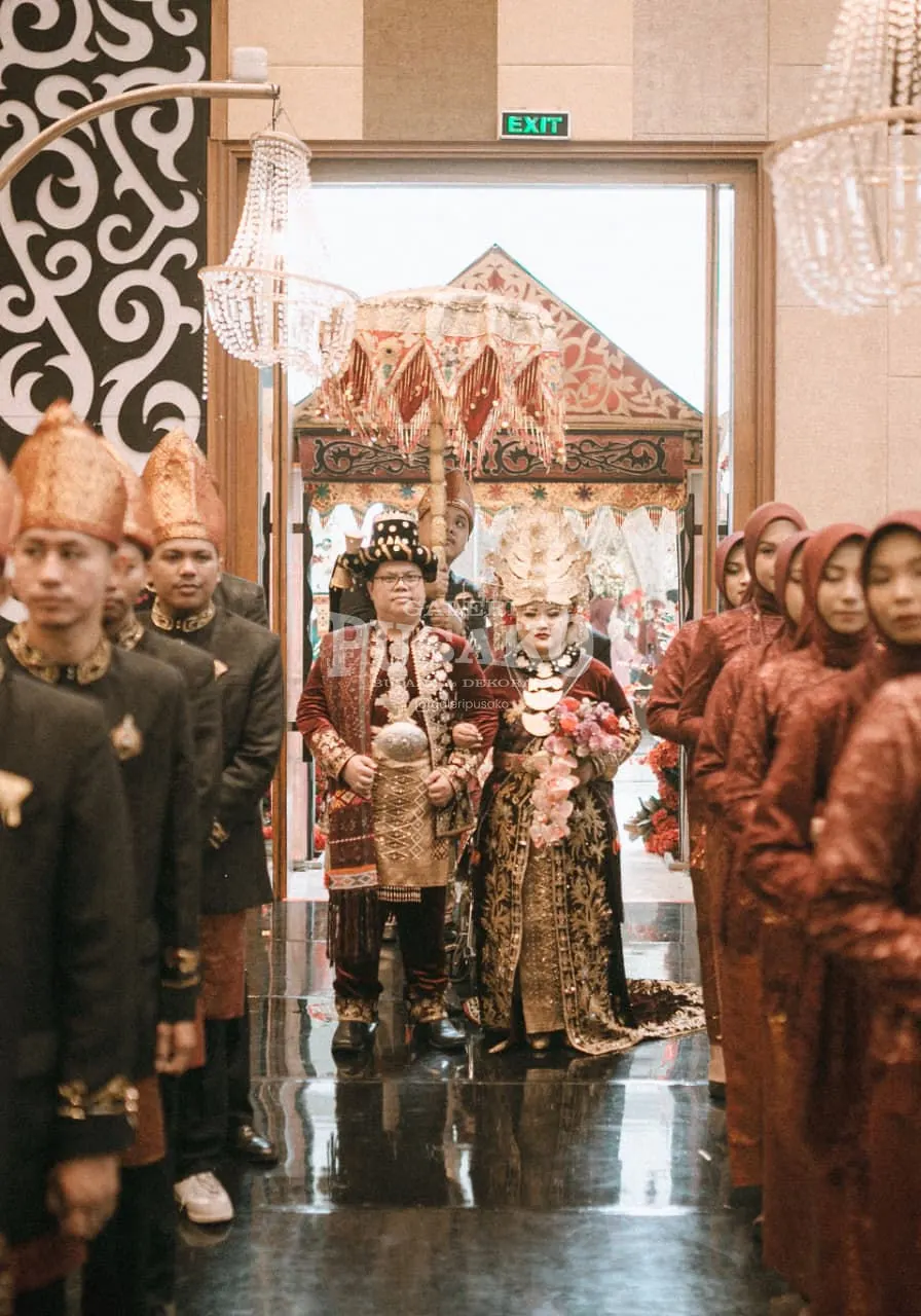 Prosesi pengantin adat